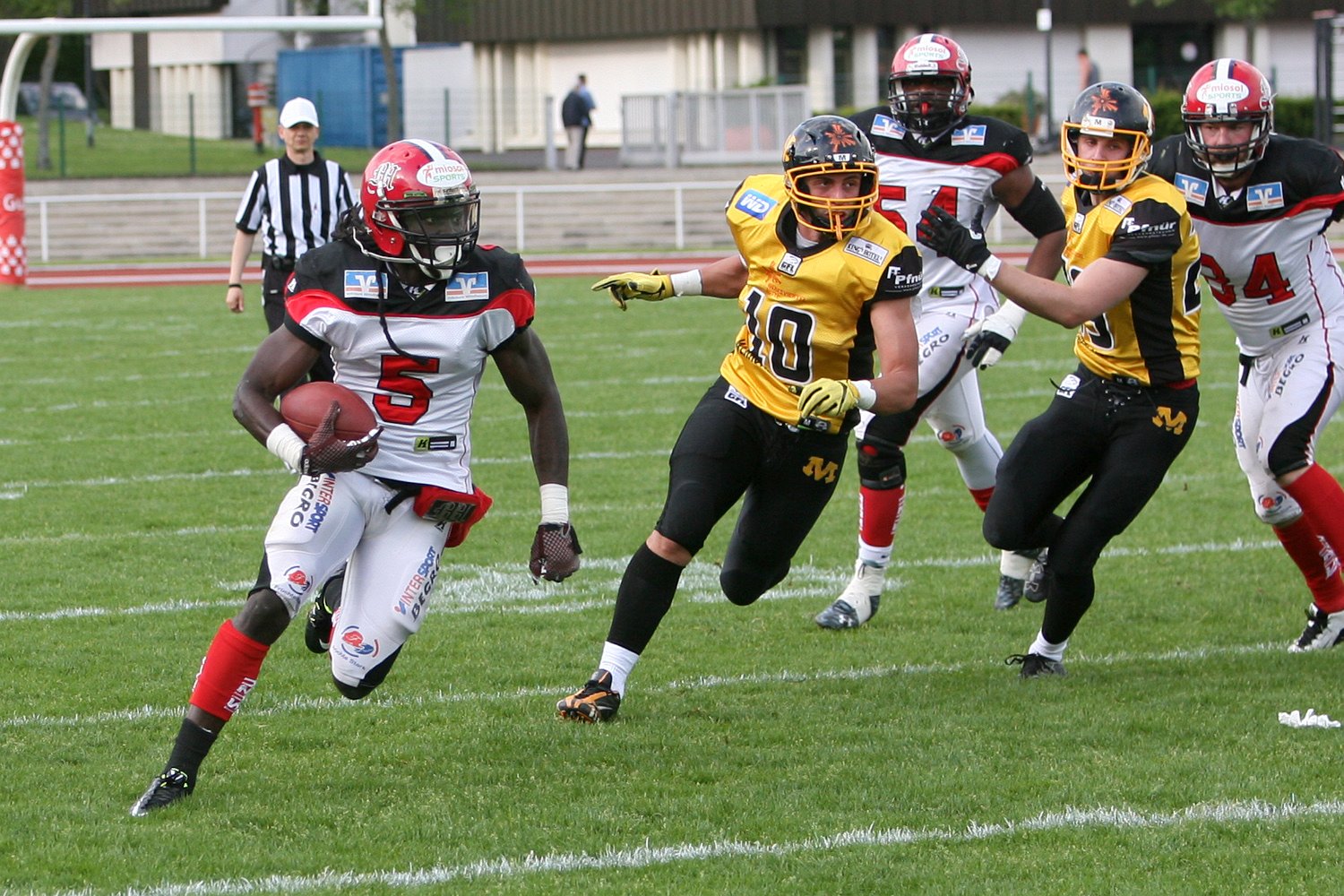 Siegestanz von Marburgs Head Coach bei 31:10 gegen München